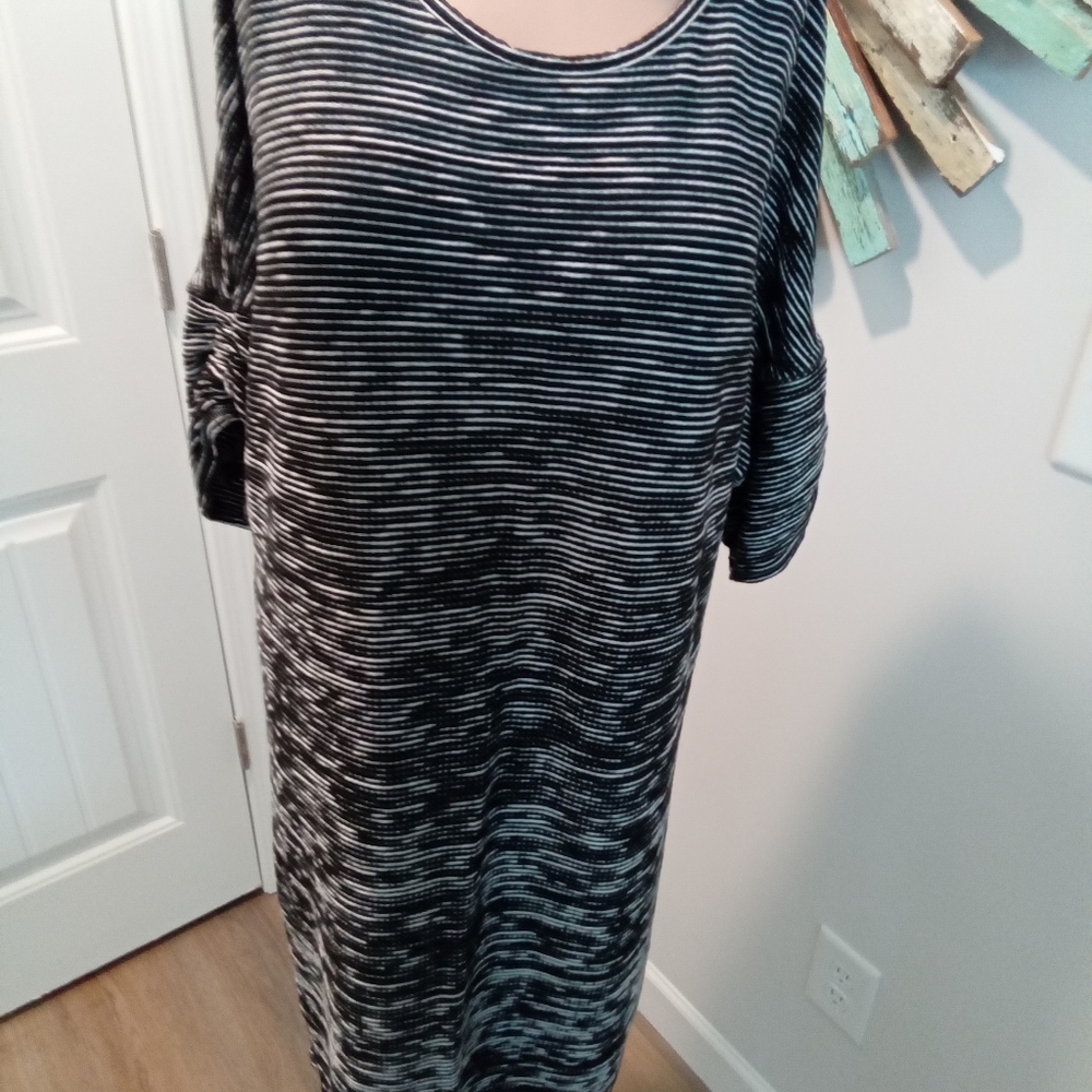 Max Studio Size XL Black and White Striped Short Sleeve Maxi